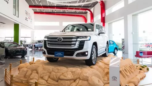 Toyota Land Cruiser LC300 Hybrid chưa bán ở Việt Nam đã kênh giá đến 700 triệu đồng tại đại lý tư nhân