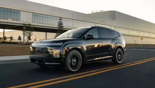 SUV điện cỡ lớn Hyundai Ioniq 9 được bổ sung bản cao cấp nhất với tông màu tối từ ngoài vào trong