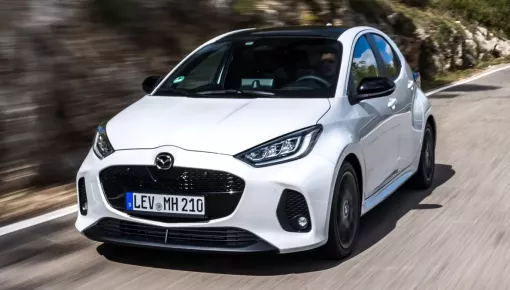 Mazda2 do Toyota sản xuất được nâng cấp trong khi xe do chính Mazda phát triển lại âm thầm bị khai tử