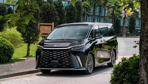 "Chuyên cơ mặt đất" Lexus LM được giảm giá niêm yết đến 320 triệu đồng ở Việt Nam