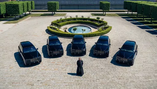 Rolls-Royce ra mắt bộ sưu tập Black Badge Cullinan do nghệ sĩ gốc Việt Cyril Kongo thiết kế