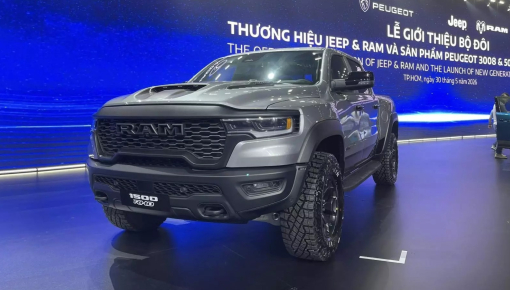 Xe bán tải cỡ lớn Ram 1500 chính thức quay trở lại Việt Nam với 2 phiên bản, giá từ 3,749 tỷ đồng