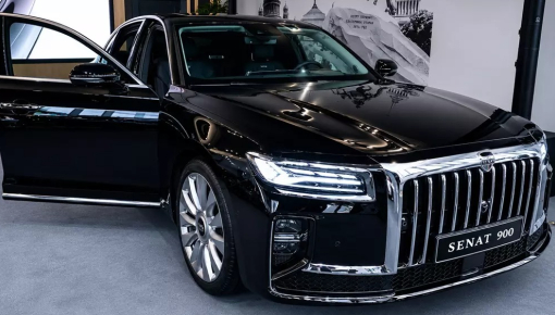 Sedan hạng sang cỡ lớn Senat 900 trình làng, thực chất là phiên bản đổi tên của Hồng Kỳ H9 từng bán ở Việt Nam