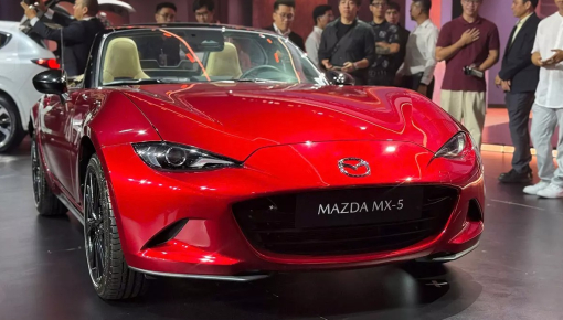 "Vua doanh số" của phân khúc xe mui trần Mazda MX-5 chính thức bán tại Việt Nam, giá từ 1,339 tỷ đồng