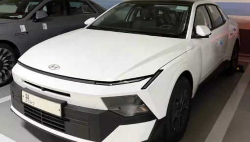 Hyundai Elantra 2027 bản tiêu chuẩn lộ diện với thiết kế kém long lanh, chỉ dùng đèn Halogen và mâm 16 inch