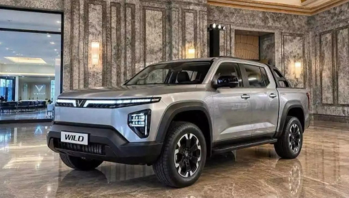 Xe bán tải VinFast VF Wild được trưng bày với thiết kế cải tiến, dùng kiểu động cơ hiếm tại Việt Nam