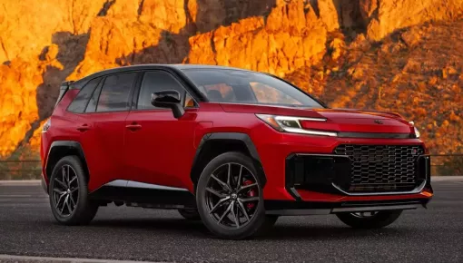 Mẫu SUV bán chạy như tôm tươi của Toyota có danh sách chờ như siêu xe