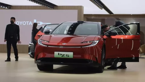 Toyota sẽ tham gia vào cuộc đua xe điện mở rộng phạm vi EREV từ năm sau