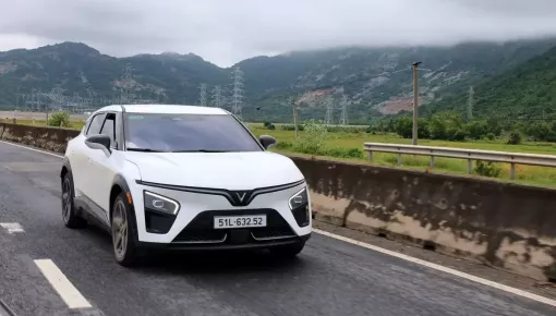 Doanh số SUV cỡ C tháng 8/2026: Chỉ mình VinFast VF 7 tăng trưởng dương