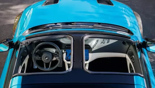 Vén màn Nissan Z Kaze - mẫu xe mui trần với nóc độc đáo, tái hiện phong cách của thập niên '90