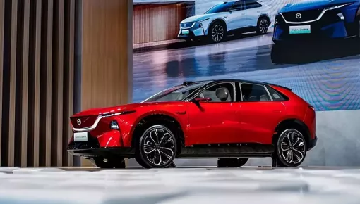 Sau hơn 1 năm ra mắt, Mazda CX-6e được nâng cấp nhẹ, bổ sung tính năng “tự lái”