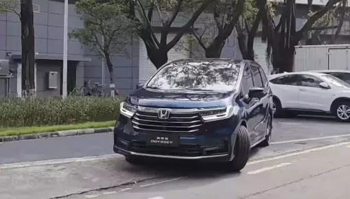 Honda Odyssey được nâng cấp, bỏ bản tiêu chuẩn không có màn hình