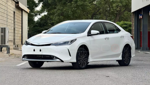 Toyota Corolla Altis thế hệ cũ chưa nghỉ hưu mà được bổ sung phiên bản nâng cấp