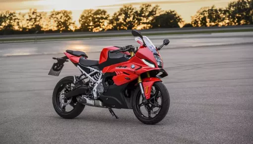 BMW F 450 RR ra mắt như phiên bản thu nhỏ và giá rẻ của "cá mập" S 1000 RR