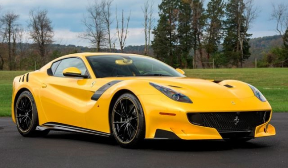 Hàng hiếm Ferrari F12tdf lên đồ chơi hơn 2,7 tỷ Đồng chuẩn bị được rao bán