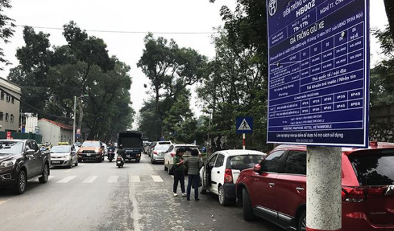 Hàng loạt bãi xe dù xuất hiện sau quyết định tăng phí