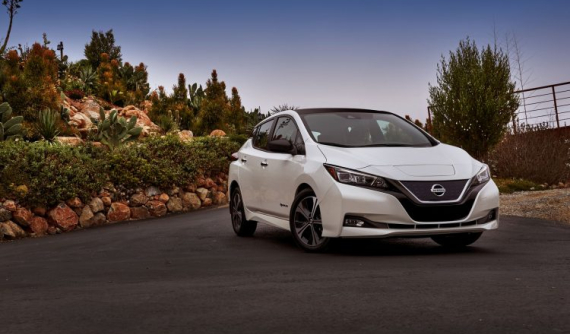 Nissan LEAF 2019 sẽ đi được 362 km và có giá khoảng 35.000 USD