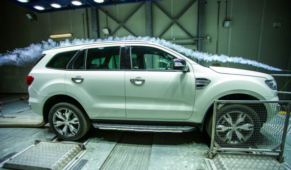 Kỹ sư Ford muốn bỏ gương chiếu hậu để tiết kiệm xăng