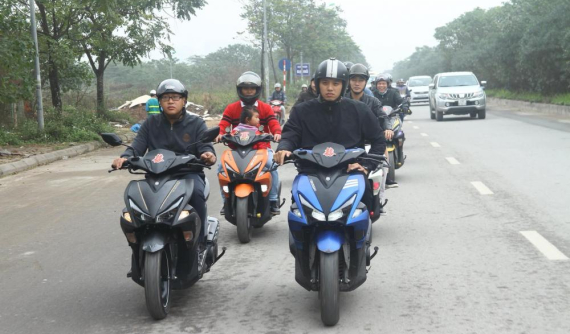 Hoành tráng với lễ rước dâu được hộ tống bởi dàn xe Yamaha NVX