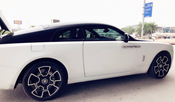 Doanh nhân trẻ Hà thành độ mâm bản Black Badge cho Rolls-Royce Wraith