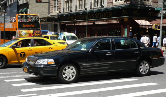 Chỉ xe ô tô màu trắng và bạc mới được lưu thông ở thủ đô Turkmenistan