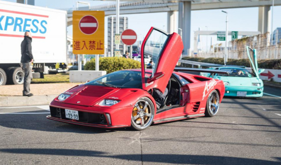 Ghé thăm bãi đỗ xe được dân chơi Nhật Bản gọi là "Ngôi đền Tốc độ"