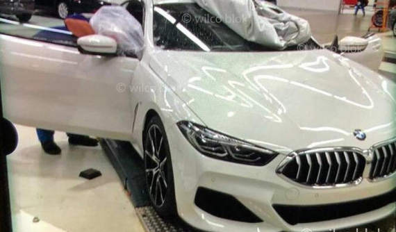 Coupe hạng sang BMW 8-Series 2019 lộ diện sớm trong nhà máy