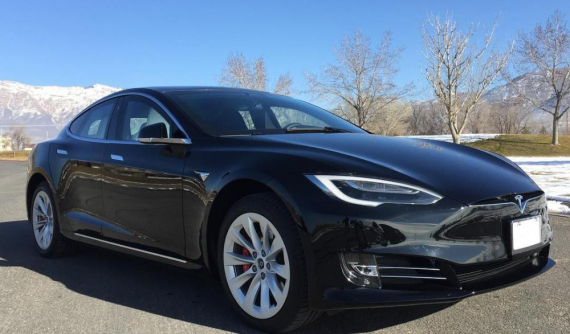 Chiếc xe chống đạn nhanh nhất thế giới ra đời từ Tesla Model S