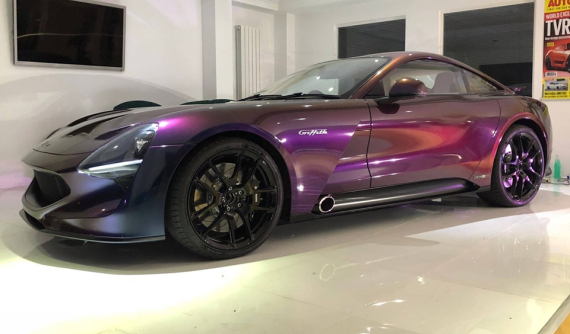 Choáng với màu sơn "tắc kè hoa" của xe thể thao TVR Griffith