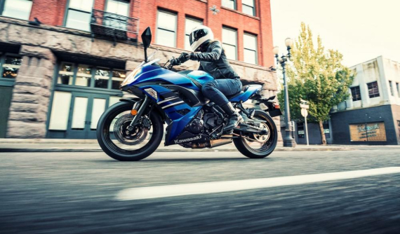 Kawasaki Ninja 650 Blue  phiên bản giới hạn ra mắt với giá 190 triệu Đồng