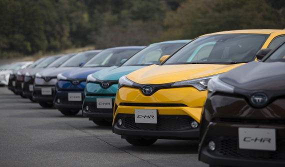 Toyota C-HR là mẫu SUV bán chạy nhất tại Nhật Bản năm 2017