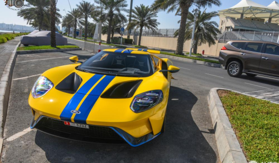 Đã mắt với chiếc siêu xe Ford GT thế hệ mới đầu tiên đặt chân đến Các Tiểu vương quốc Ả Rập Thống nhất