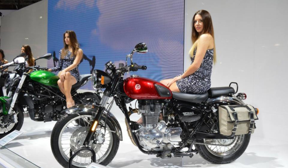 Cận cảnh xế cổ điển Benelli Imperiale 400 sắp về Việt Nam
