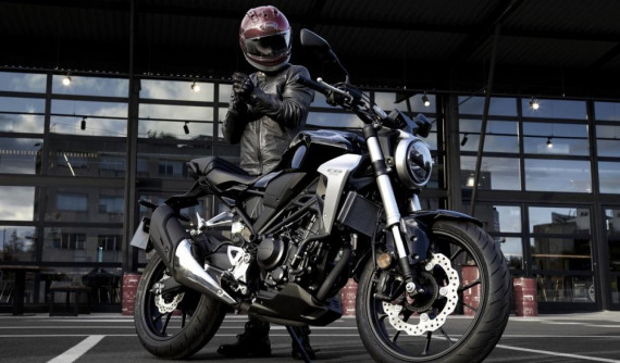 Naked bike dáng cổ Honda CB300R  ra mắt tại Thái Lan, bán ra vào tháng 2