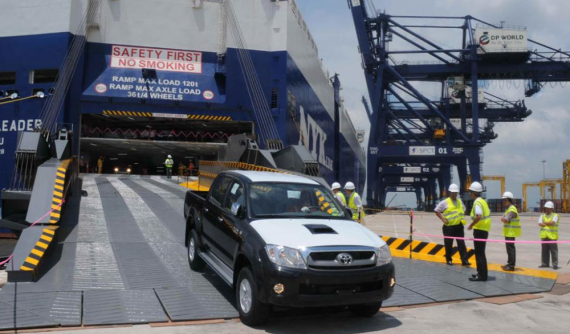 Chỉ người dùng bị thiệt sau tuyên bố ngừng nhập khẩu ô tô của hãng ngoại