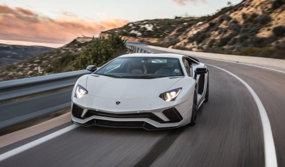 Hãng siêu xe Lamborghini lập kỷ lục doanh số lần thứ 7 liên tiếp