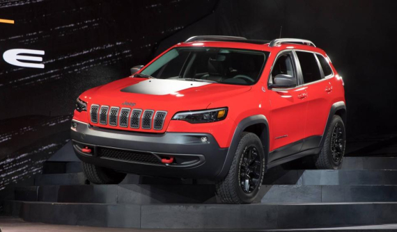 Jeep Cherokee 2019 ra mắt với nội thất rộng rãi hơn và động cơ tiết kiệm xăng