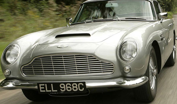 Aston Martin DB5 đã trở thành chiếc xe nổi tiếng nhất thế giới như thế nào?
