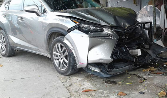 Bình Dương: SUV hạng sang Lexus NX200t gây tai nạn liên hoàn khiến nhiều người bị thương nặng