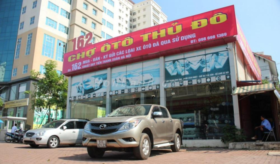 Chợ ô tô cũ vắng khách dịp cận Tết