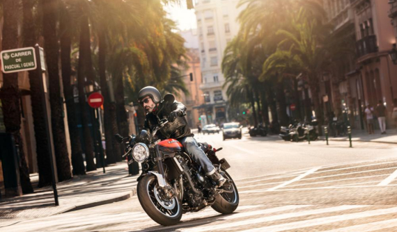 Xe cổ điển Kawasaki Z900RS bất ngờ xuất hiện tại Việt Nam