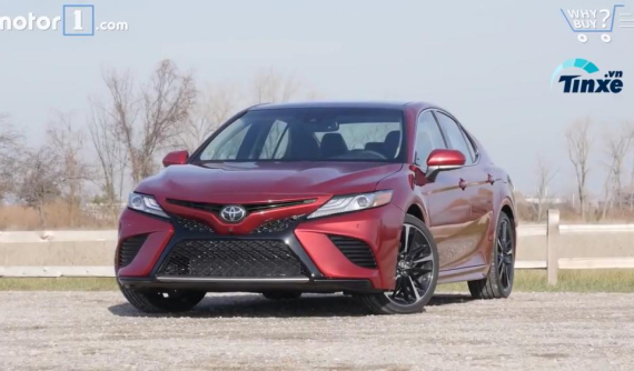 Đánh giá Toyota Camry 2018: Lái êm, nội thất rộng nhưng trang bị kém