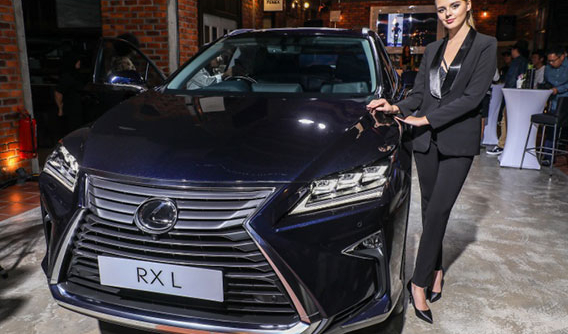 Cận cảnh Lexus RX 7 chỗ hoàn toàn mới tại Đông Nam Á