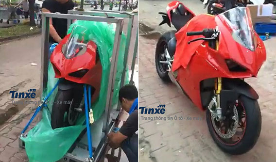 NÓNG: Siêu mô tô Ducati Panigale V4 S đầu tiên đặt chân đến Việt Nam