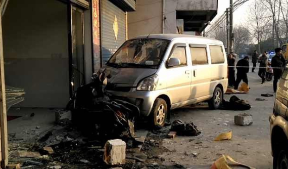 Người đàn ông lái ô tô tông chết trộm chó sau khi bị thách thức