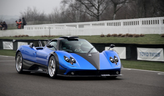 Tậu siêu xe triệu USD nhưng không được đi