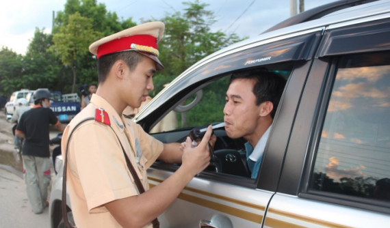 Điểm qua một số lỗi vi phạm giao thông nên chú ý khi lái xe chơi Tết