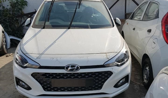 Hyundai i20 2018 lộ diện trần trụi trước ngày ra mắt