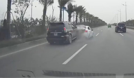 Giật mình với tai nạn liên hoàn trên đường Võ Nguyên Giáp