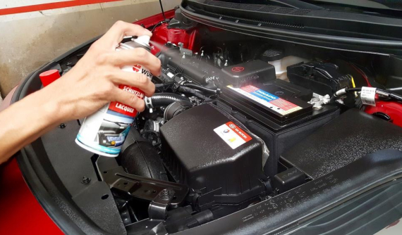 Dọn dẹp khoang máy ô tô, chuẩn bị đón Tết Nguyên đán